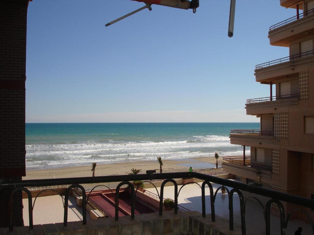 Apartamentos Raymar Oropesa del Mar Room photo